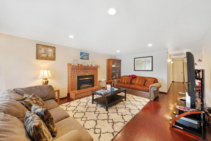Three Bedroom House image 3