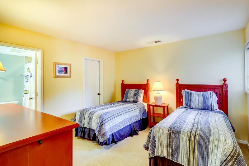 Three Bedroom Apartment image 2