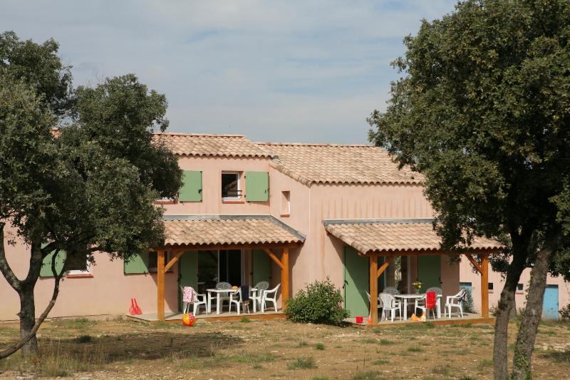 Three-Bedroom House (8 persons) image 3