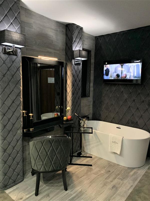 Deluxe Double Studio image 3