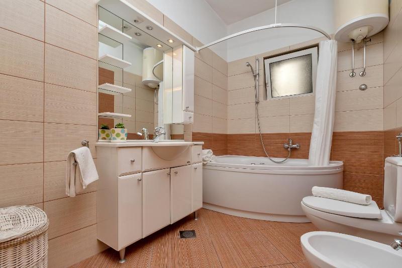 Luxury Two-Bedroom Apartment image 2