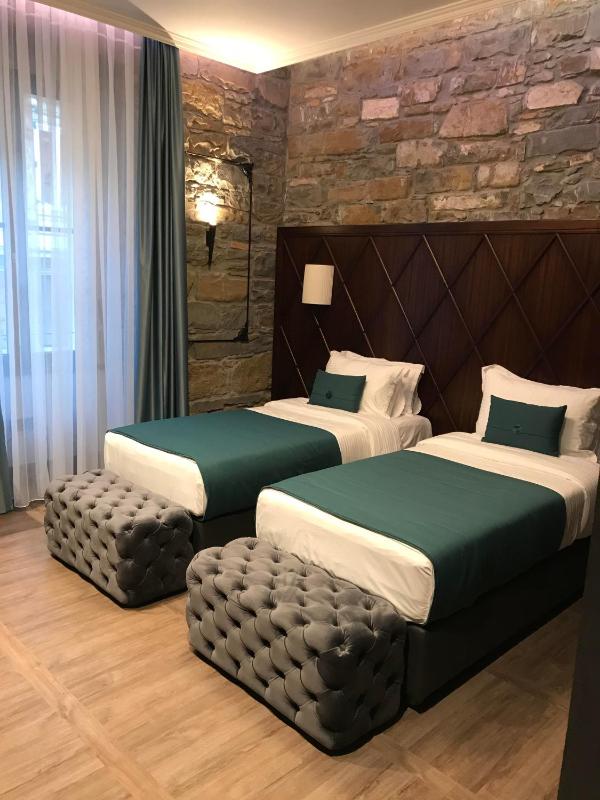 Twin Room image 1