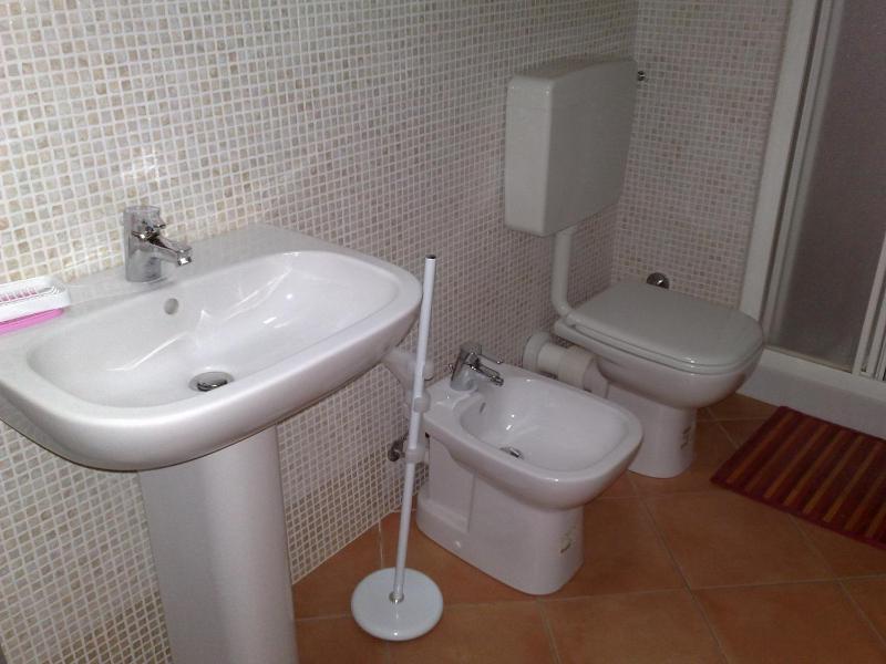 Double or Twin Room image 4