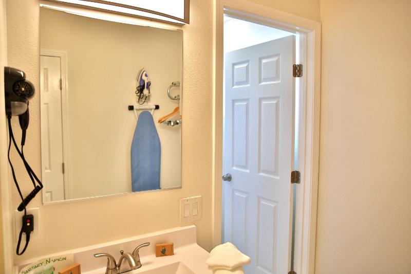 Studio Suite with Two Double Beds - Non-Smoking image 2