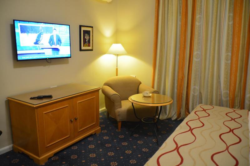 Deluxe Double Room image 2