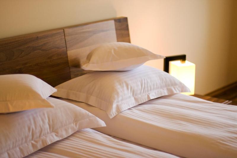 Twin Room image 2
