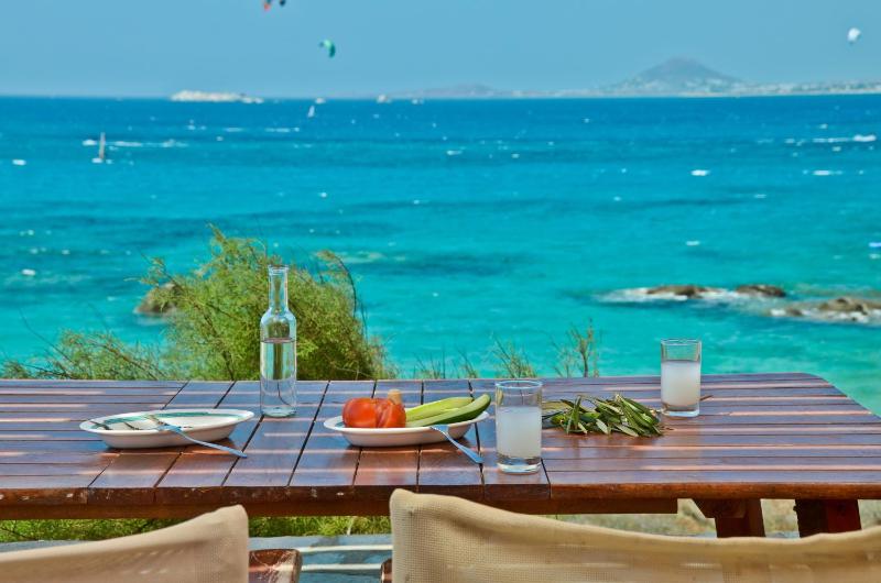 One-Bedroom House with Sea View (2-5 Guests) image 3