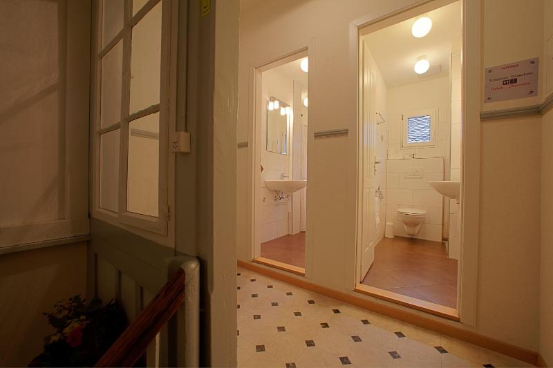 Single Bed in Mixed Dormitory Room with Shared Bathroom  image 1