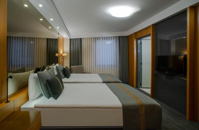 Superior Double or Twin Room image 2
