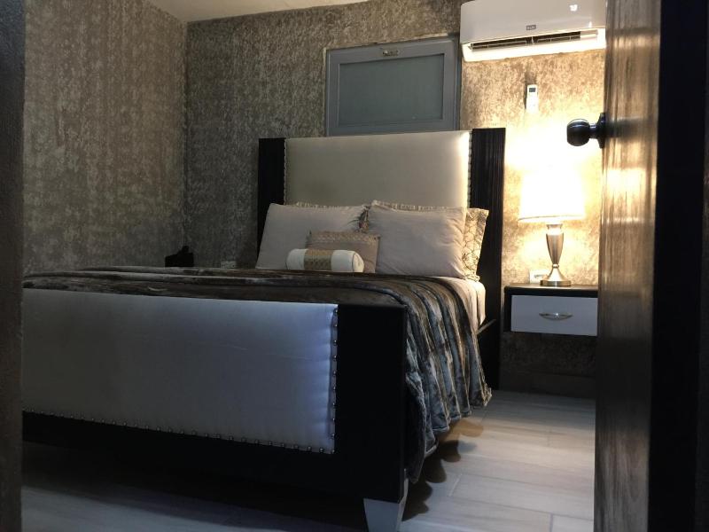 Double Room image 3
