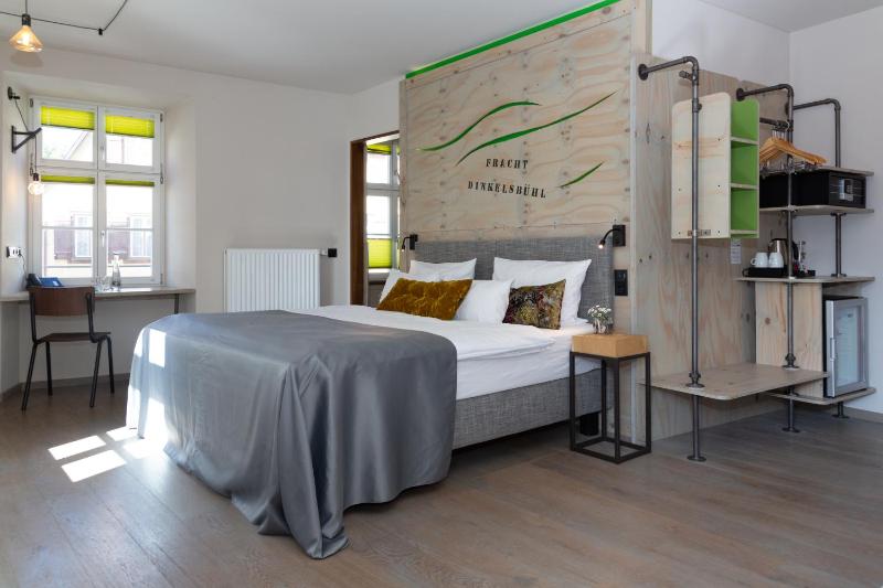 Double Room image 4