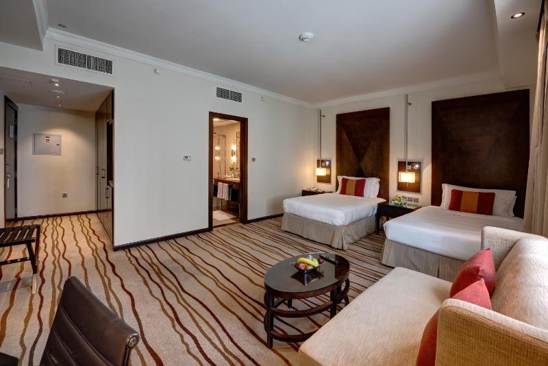 Guest Room – Twin Beds image 4