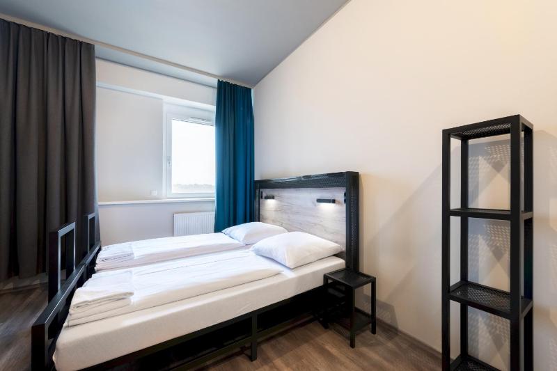 Single Room image 3