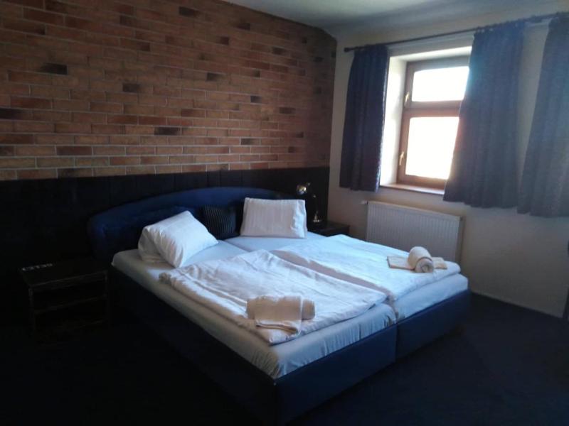 Double Room image 2