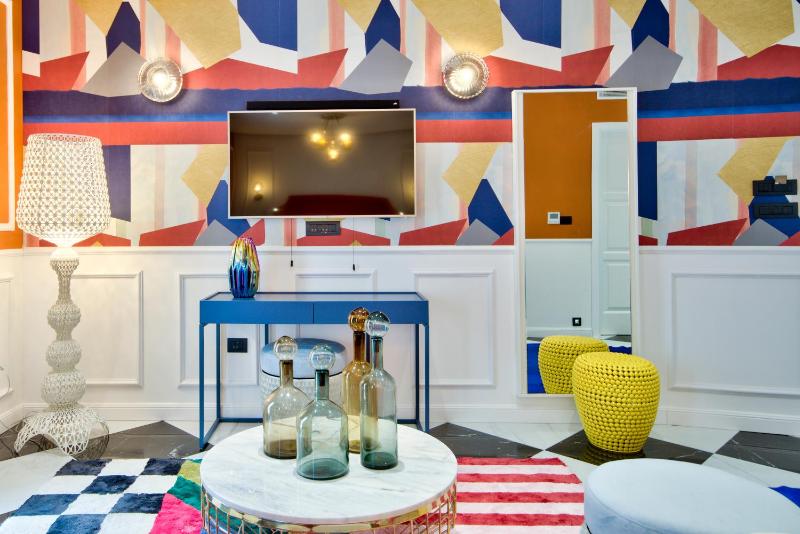 Deluxe Double or Twin Room image 2