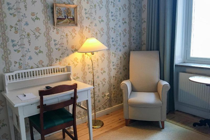 Single Room image 4