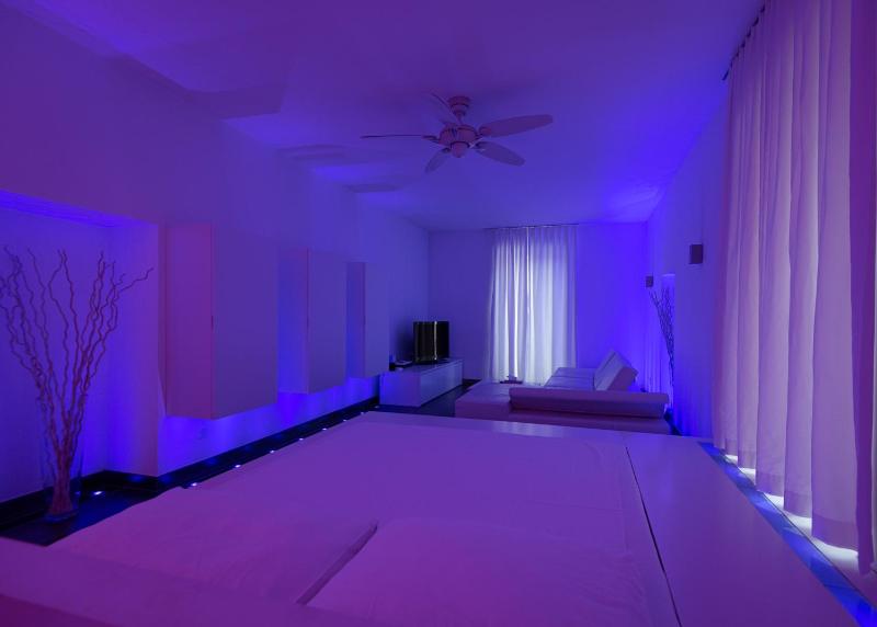 Suite with Lake View image 2
