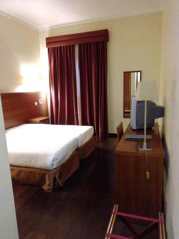 Twin Room image 1