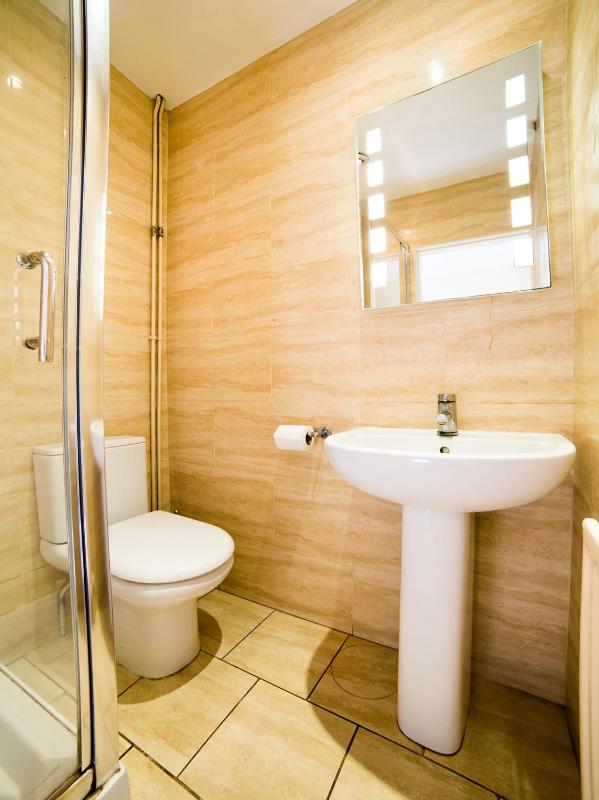 Standard Single Room image 4