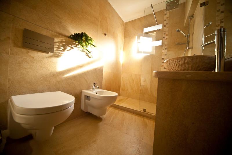 Deluxe Suite image 3