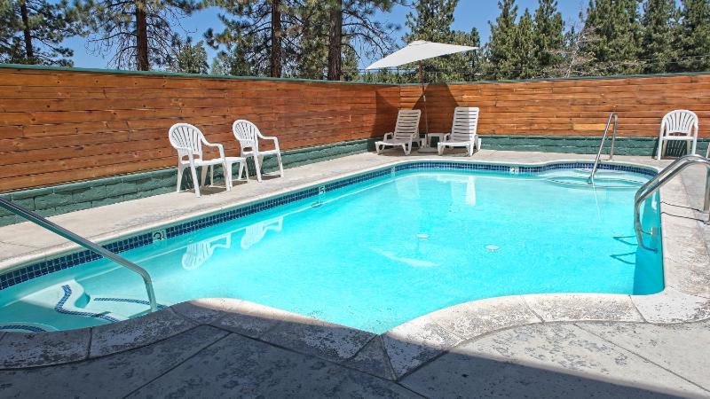 GetAways at Snow Lake Lodge - image 3
