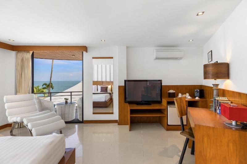 Beluga Boutique Hotel - image 28