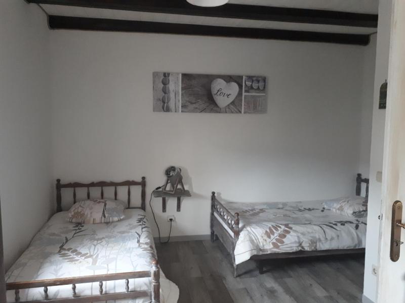 Comfort Twin Room image 1