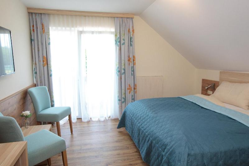 Triple Room with Balcony image 1