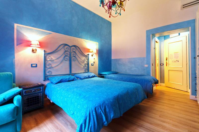 Large Triple Room image 3