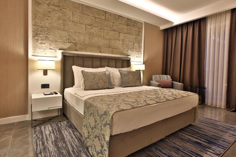 Standard Double Room image 1