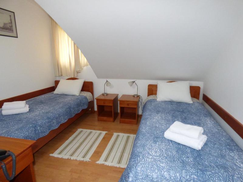 Standard Double Room image 3