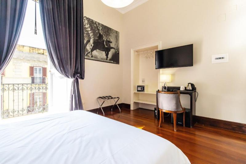 Standard Double Room image 4
