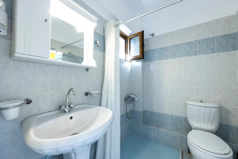 Standard Room image 4