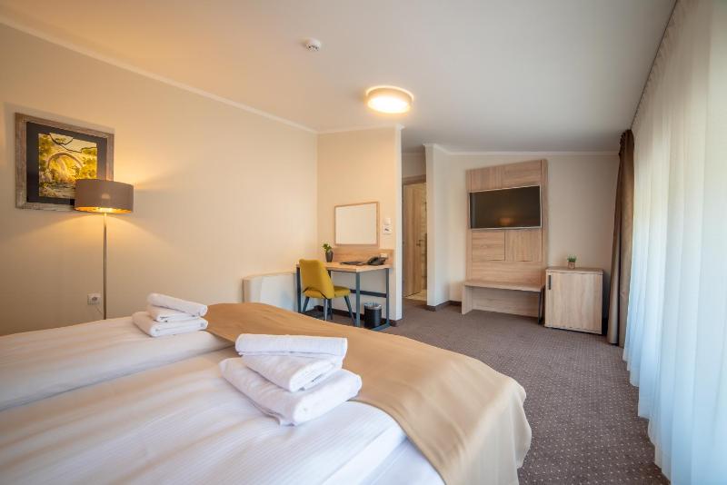 Standard Double Room image 2