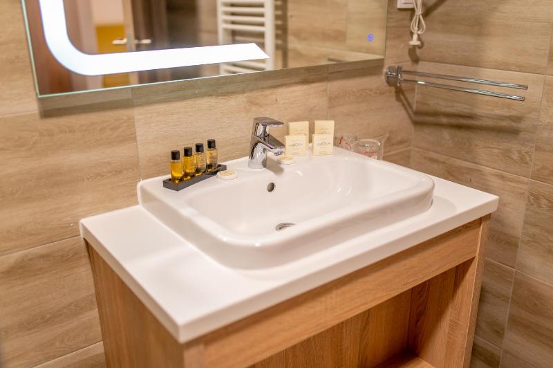 Superior Apartment image 2