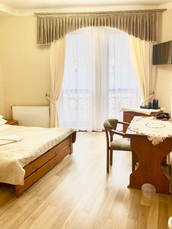 Standard Double Room image 2