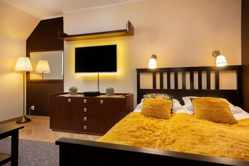 Studio Apartment image 3