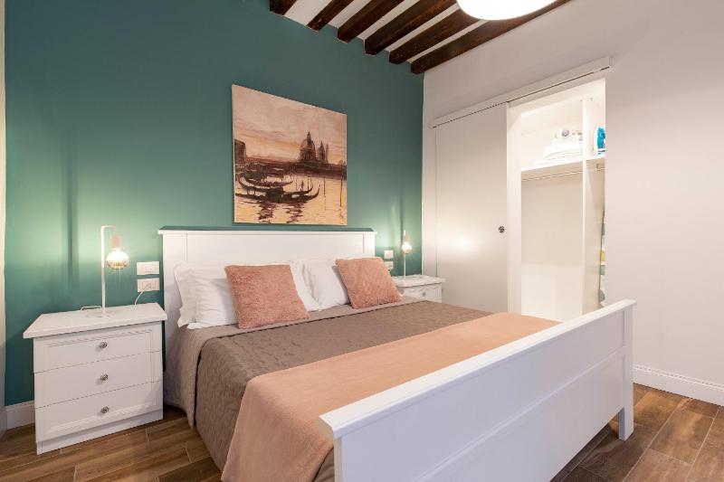 Apartment with Sea View image 2