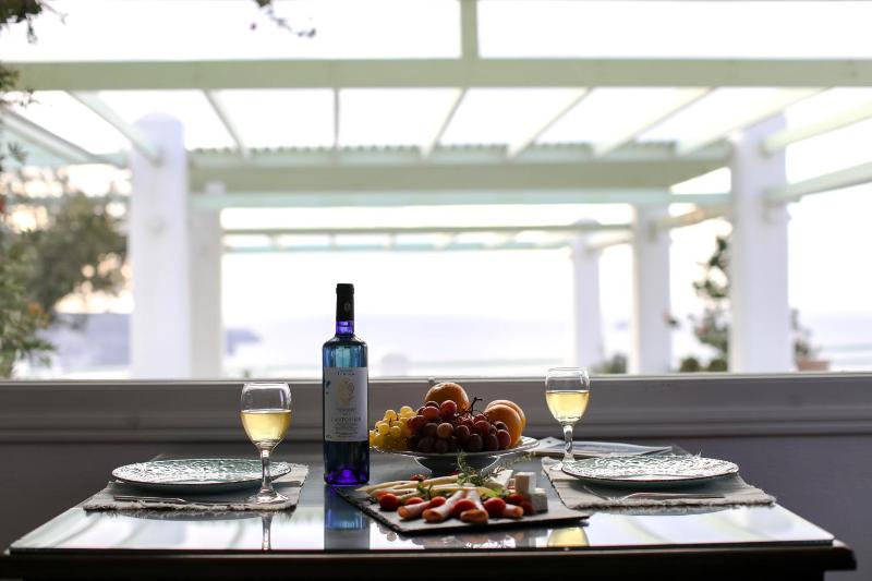 Deluxe Double or Twin Room with Sea View image 4