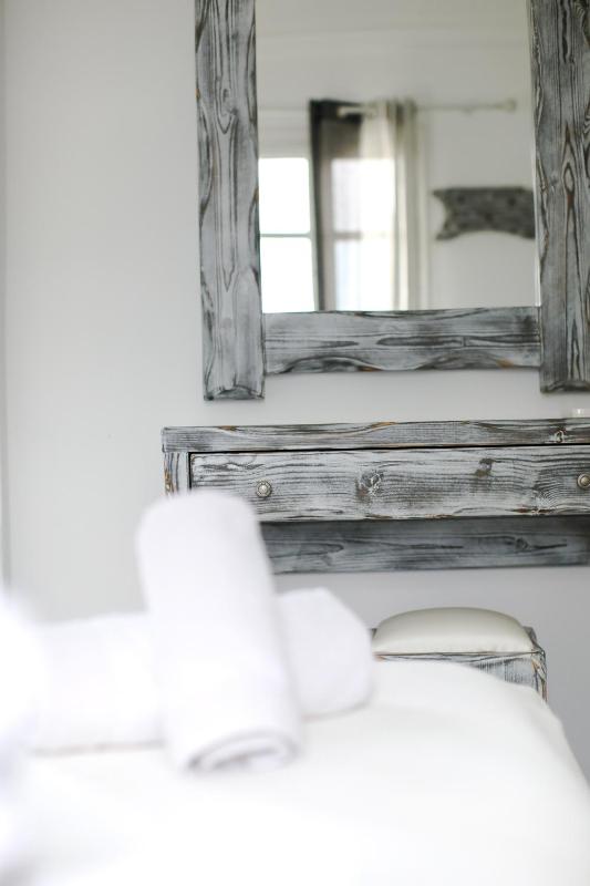 Queen Room with Sea View image 4