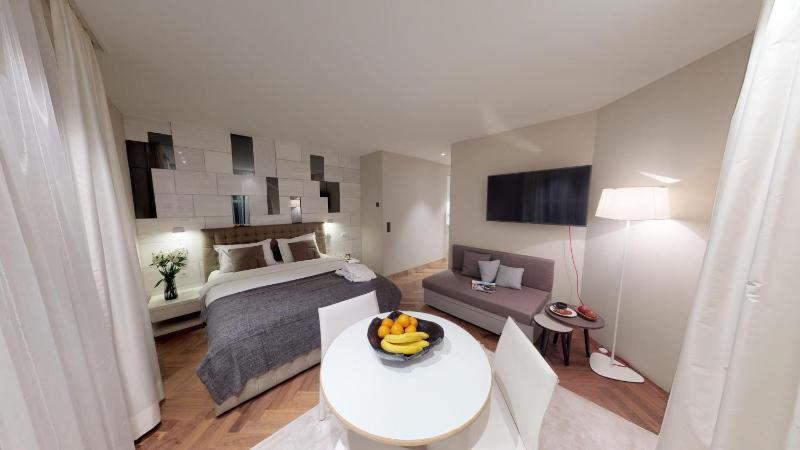 Junior Studio Apartment image 1