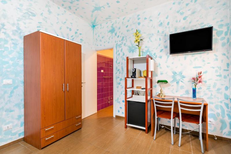 Lia Rooms 4 - image 3