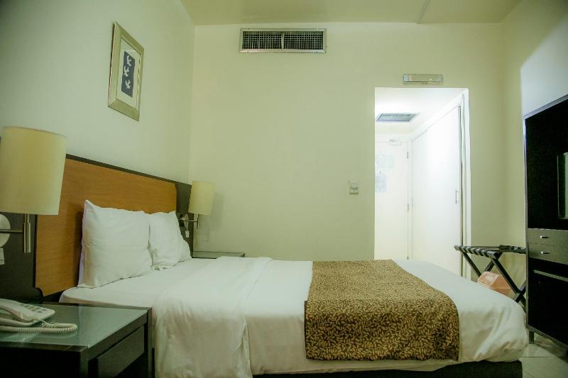 Standard Single Room image 3