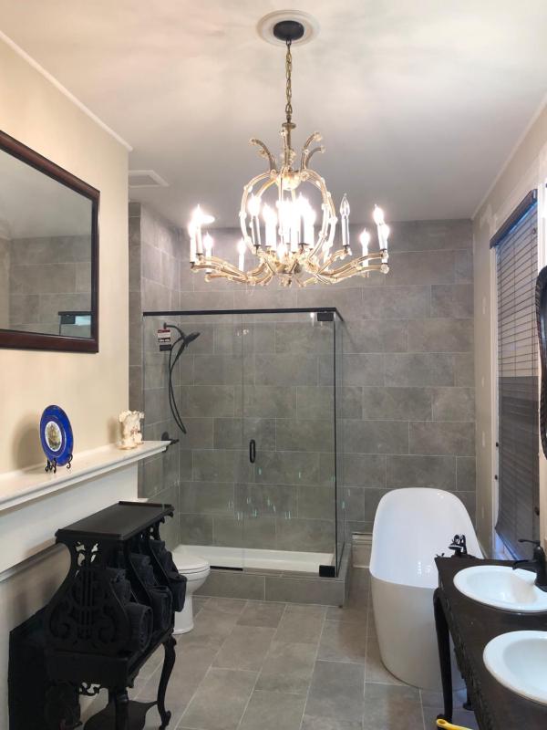 Queen Suite image 3