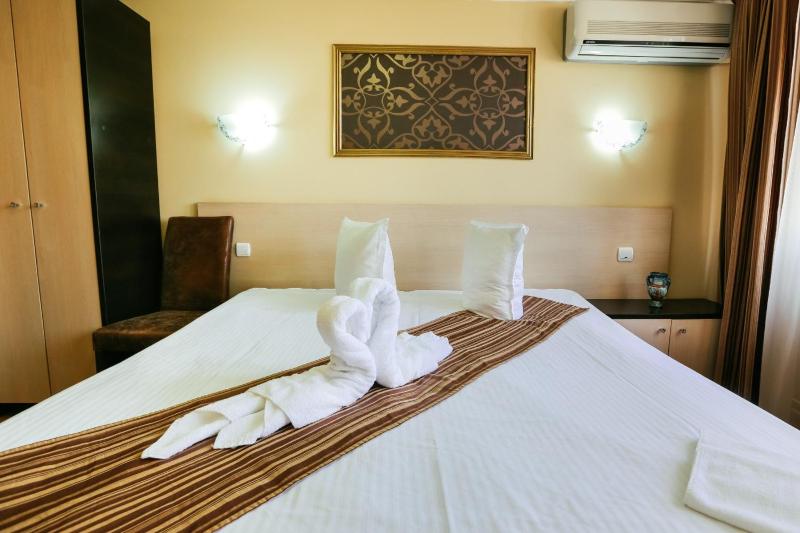 Double Room image 2