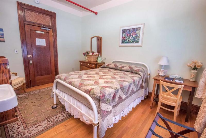 Standard Room with One Double Bed image 2
