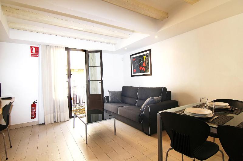 One-Bedroom Apartment image 1