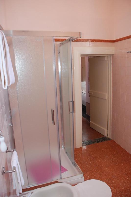 Double Room image 3