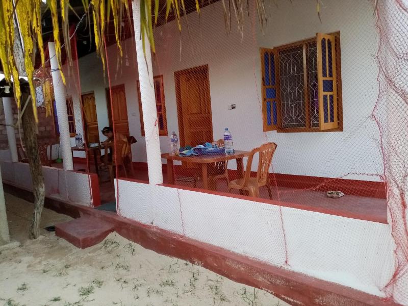 U new guest house - image 21