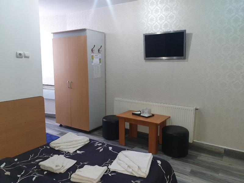 Superior Triple Room image 2